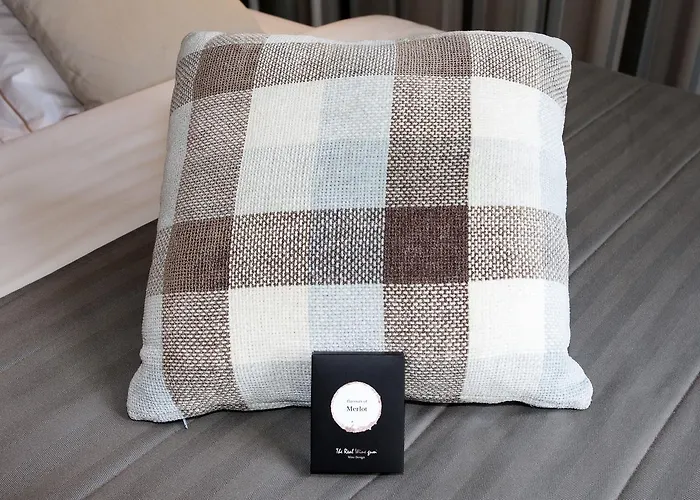 Apostrophe - 3* De Haan